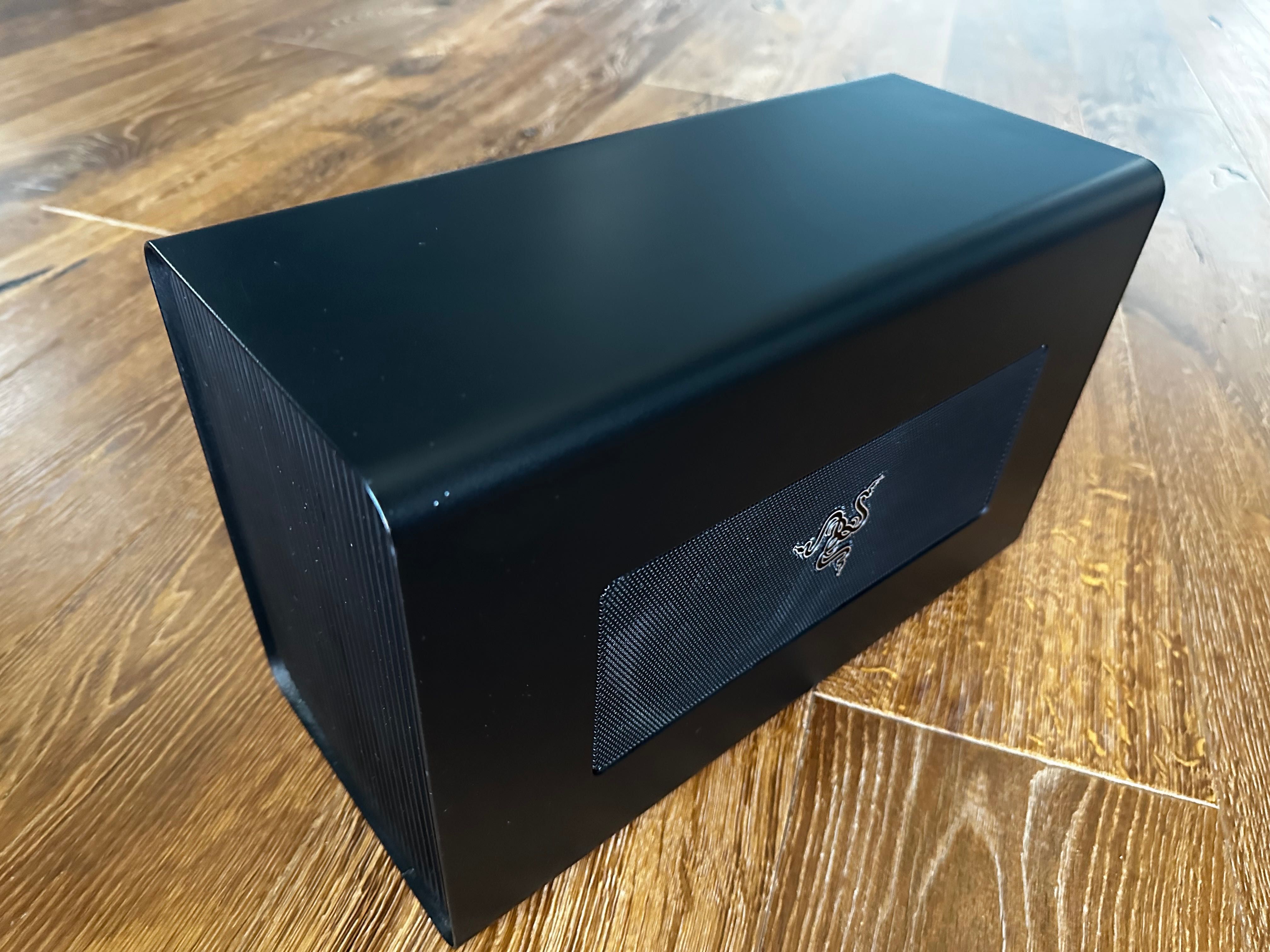 Razer Core X - Външна кутия за графична карта с Thunderbolt 3