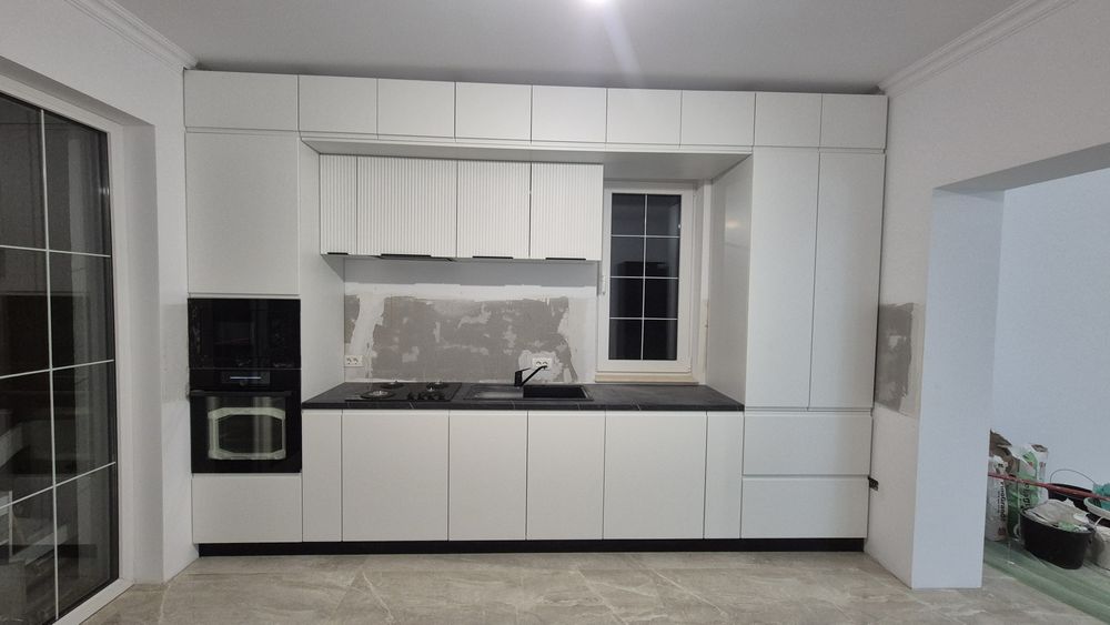 Montez mobilie,,parchet,usi de interior/exterior.