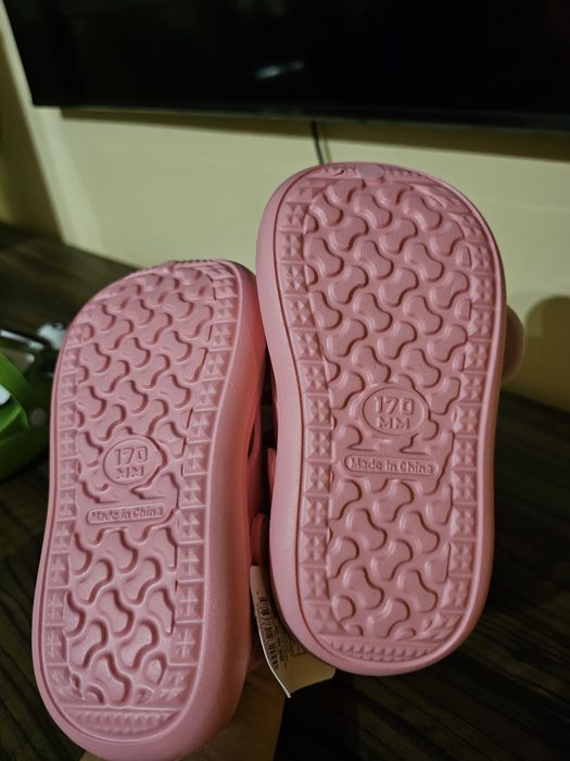 Slapi tip crocs fetite