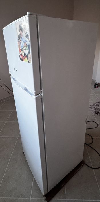 Хладилник с фризер Crown