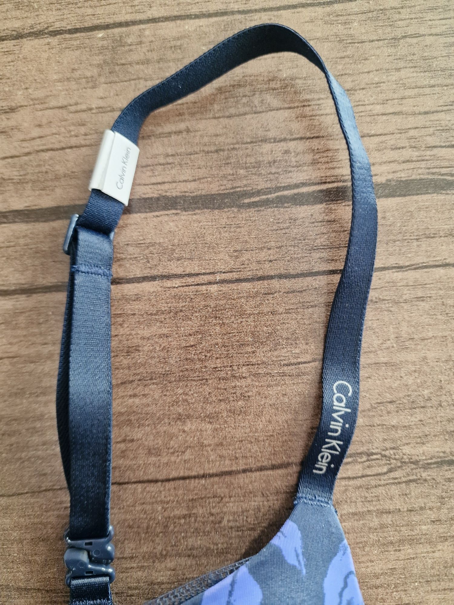 Сутиен CALVIN KLEIN размер 34А / 75А