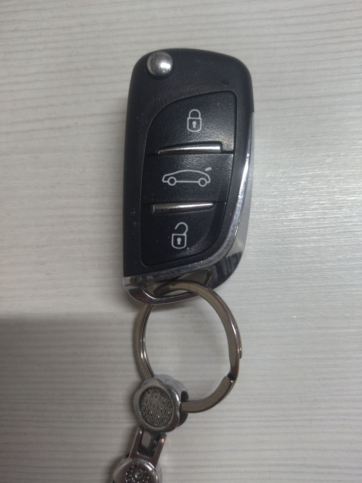 Ключи от авто,марка машины Шевроле Кобальт 2021 г.в