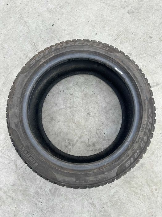 Pirelli 235/45R18 - Stare foarte buna, livrare rapida, garantie