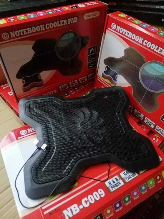 Охладителна подложка за Лаптоп с безшумен вентилатор и RGB подсветка