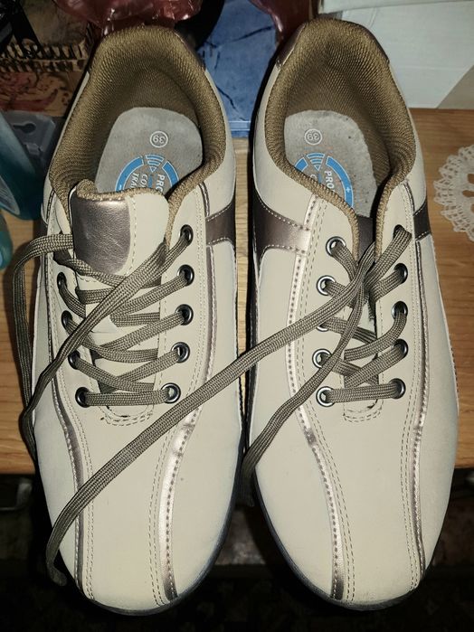 Много удобни и здрави обувки за туризъм,спор или ежед,номе