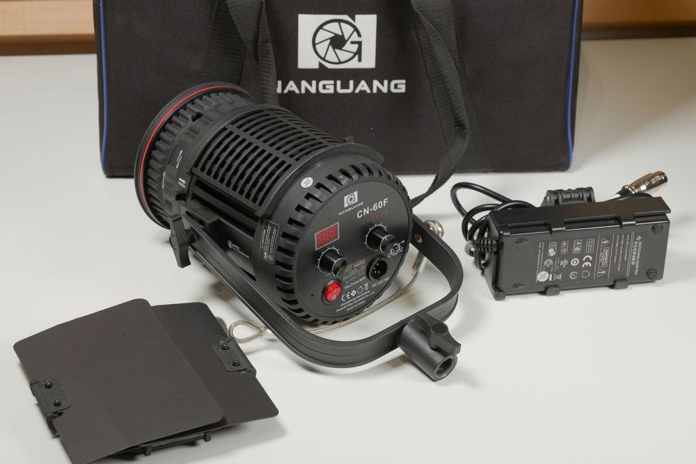 Nanguang CN-60F – Set 2 lumini LED