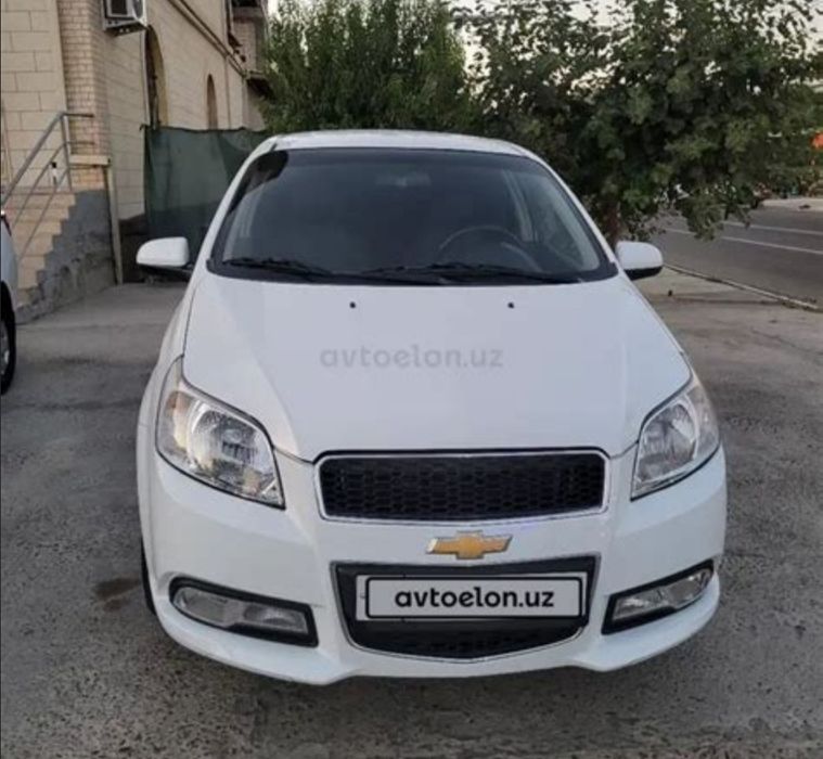 Nexia  3 srochno   sotiladi.  Muammosi yo'q.