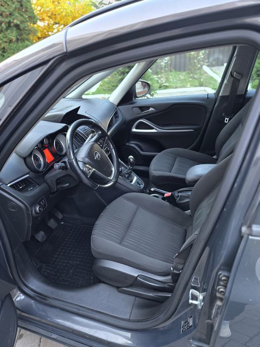 Vand Opel Zafira 2.0 Diesel 2013 !!!