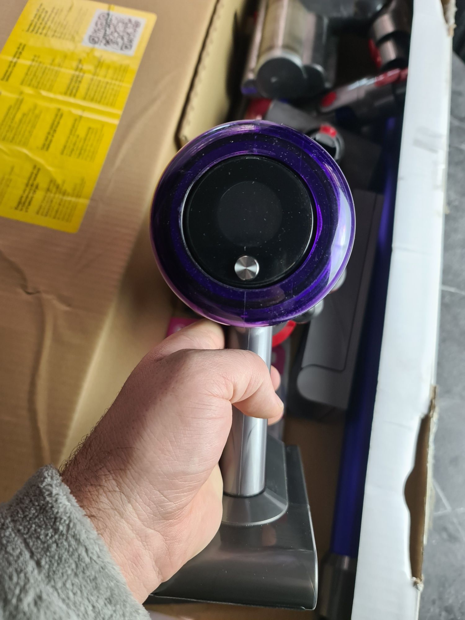 Вертикальный беспроводной пылесос Dyson V11 Absolute