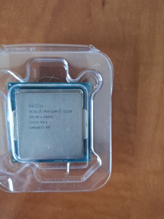 Procesor socket 1150 Intel G3258 cu cooler original