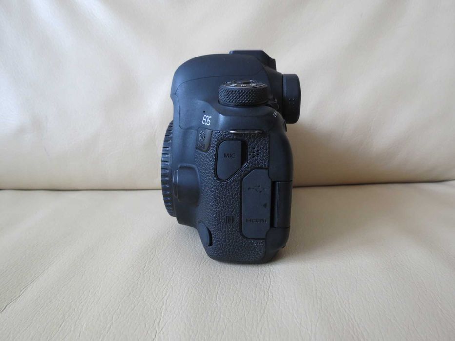 Aparat Foto DSLR Canon EOS 6D Mark II (Body) + 2 Baterii