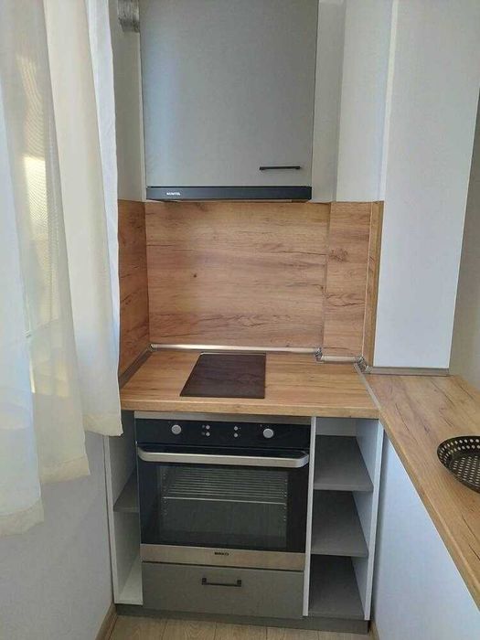 Продава се Тристаен апартамент в Пловдив, Изгрев - 80 кв.м за 1050 €/кв.м - Снимка #3
