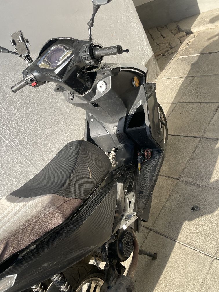 Skuter italiya r2