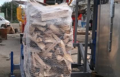 Utilaj pentru ambalat lemne de foc