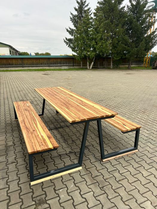 Masa de gradina , lemn masiv