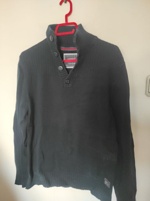 Pulovere, jersee, mărimi diferite, modele diferite, culori diferite