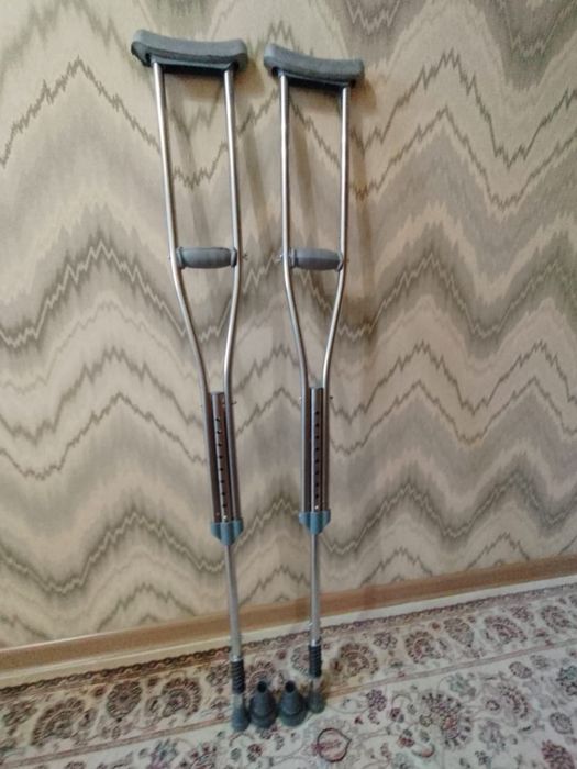 Продам костыли за 17 000 тг