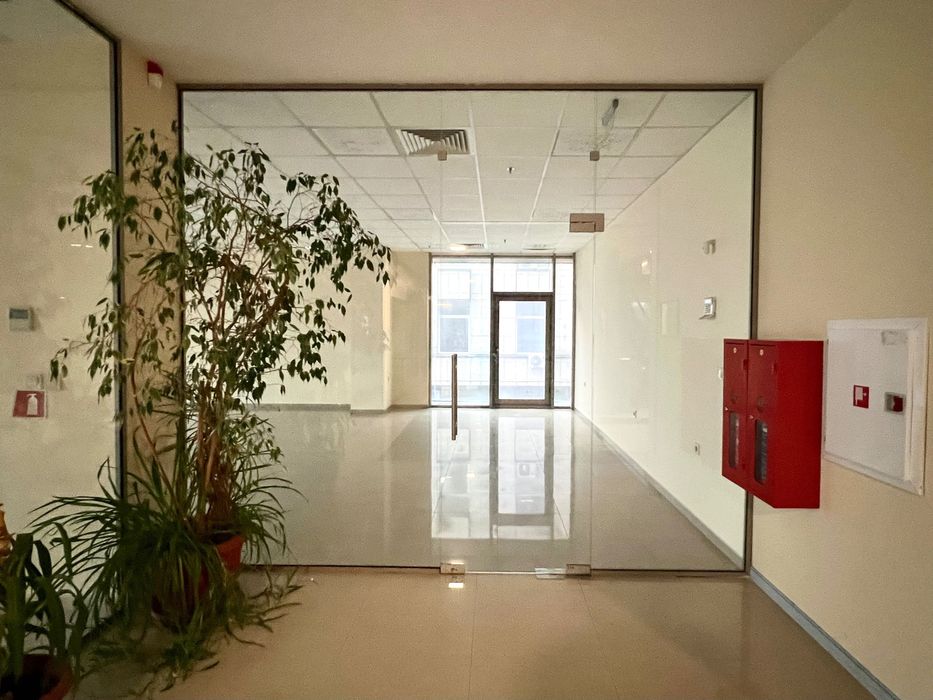 Дава се под наем Офис в Велико Търново, Център - 50 кв.м за 491 € - Снимка #1