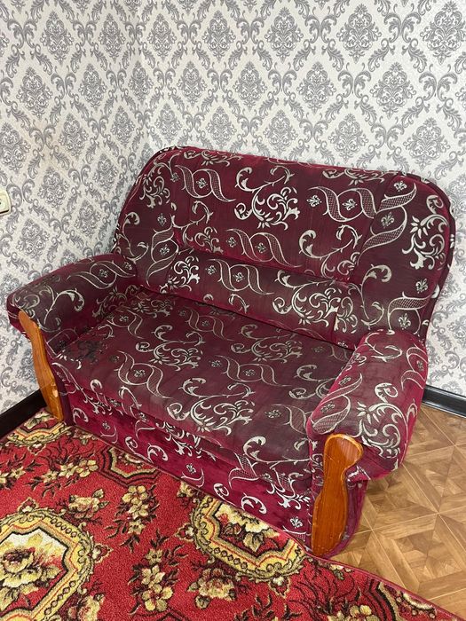 Продам диван с креслой