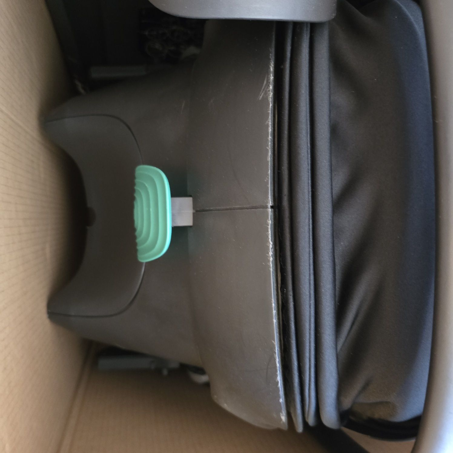 Продавам кош/столче за кола Cybex Aton S2