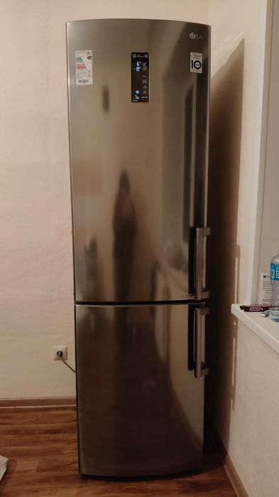 Продам холодильник LG