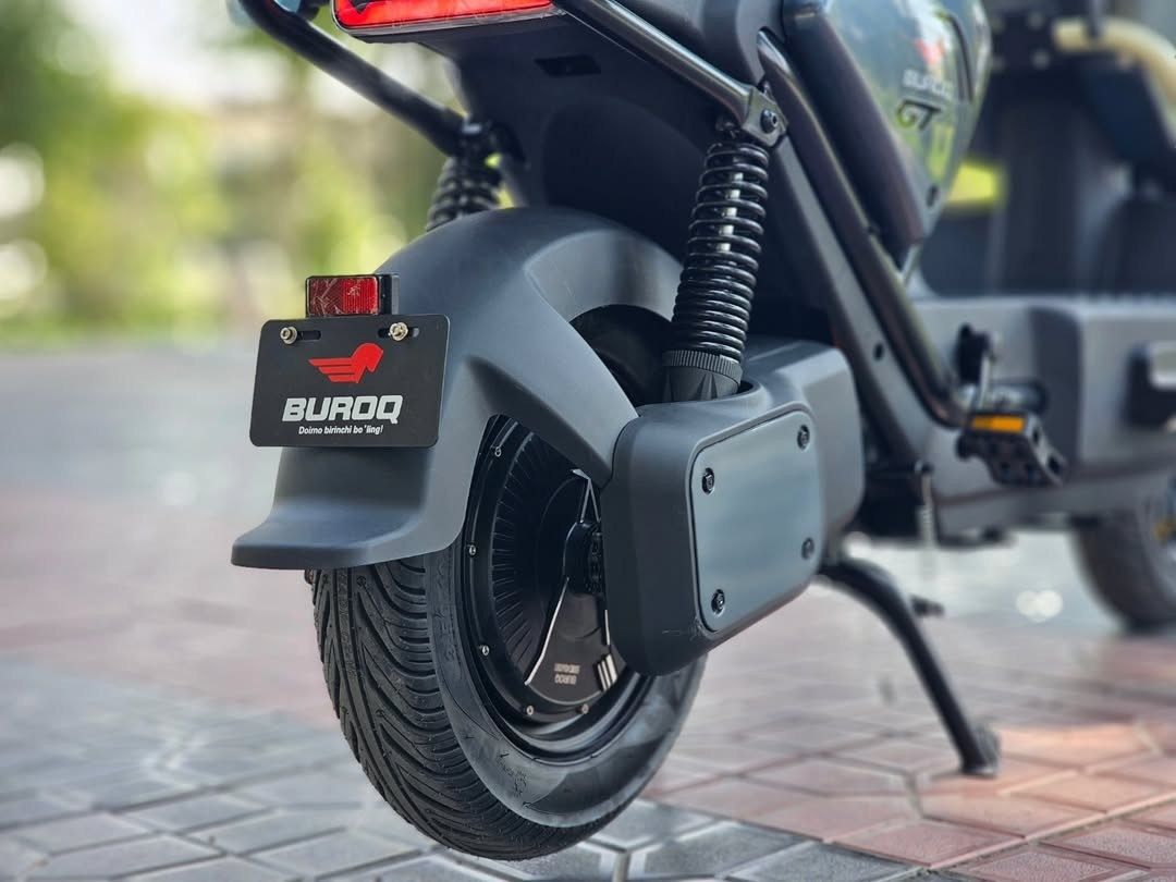 Skuter buroq Tezligi 60 ga chqadi klometr 60 yuradi Holati yaxshi