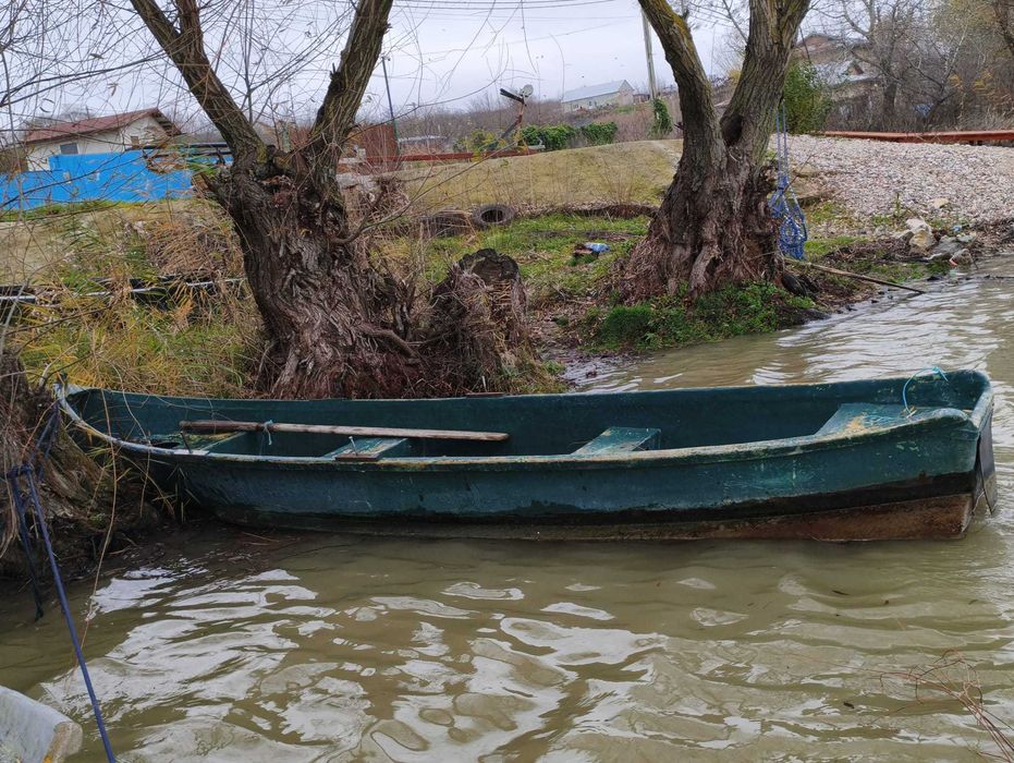 Barca de vanzare (Lotca)