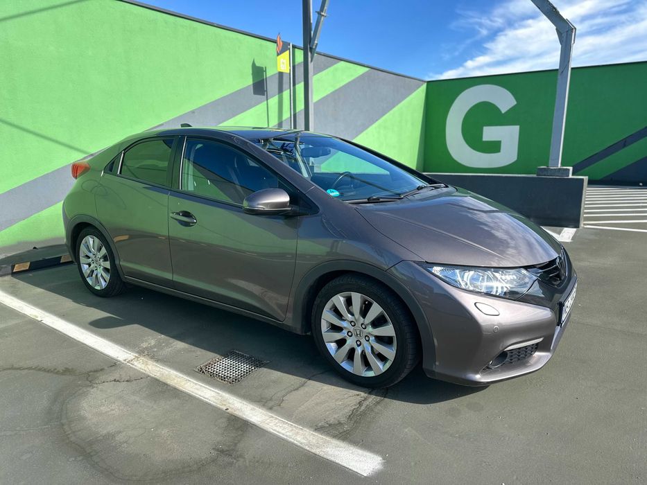 HONDA CIVIC 1.8 Lifestyle • 141 CP • 2014 • Germania • Sistem audio!