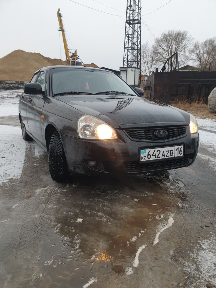 Продам живую приору.