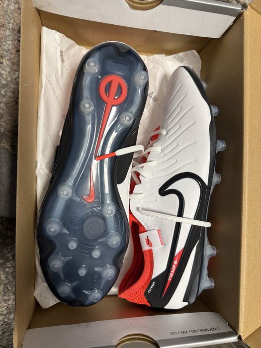 Vand doua perechii de ghete