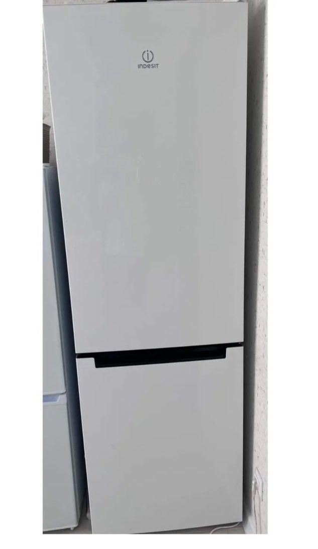 Продам холодильник  не рабочии(для ремонта)