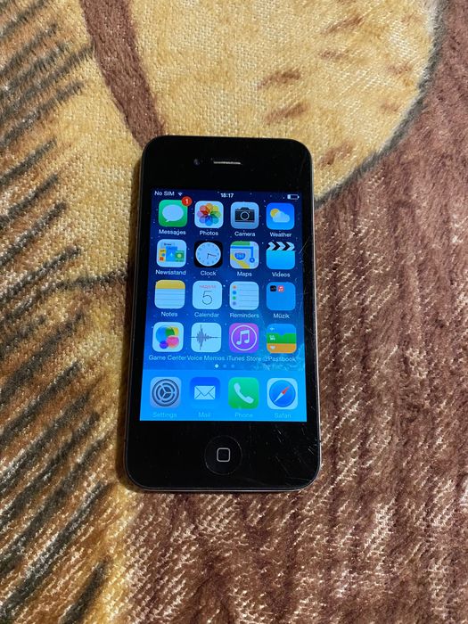Продавам iPhone 4