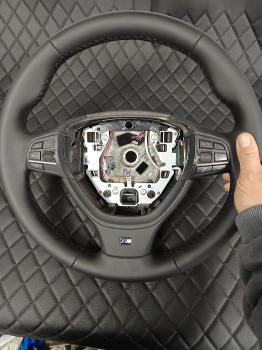 Vând volan BMW ..