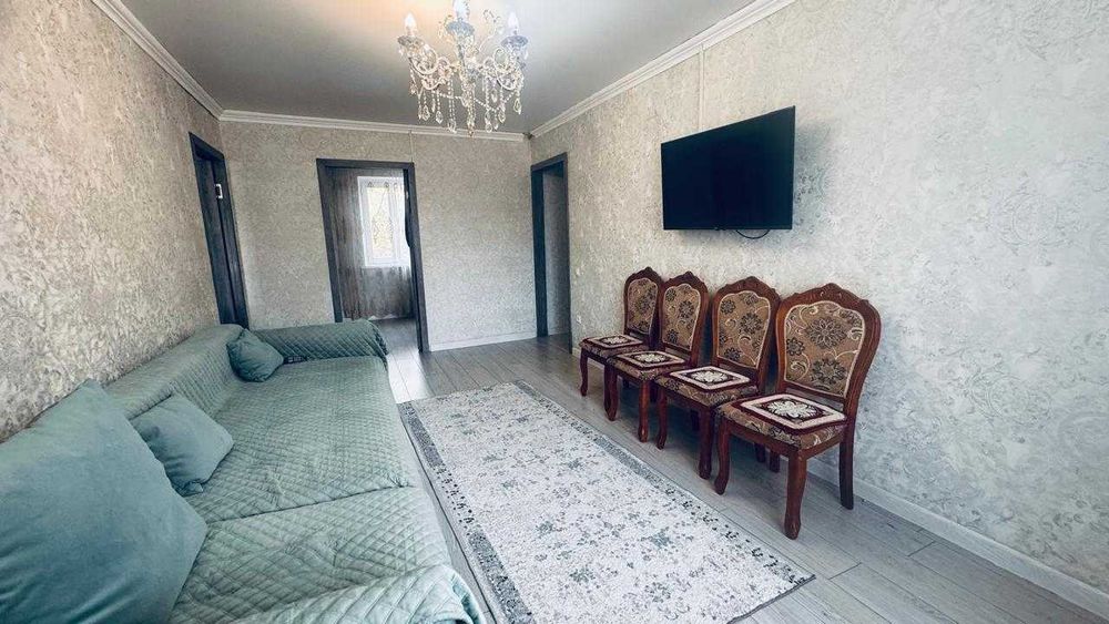 Продам 5 комн квартиру на 1 квартале средний этаж