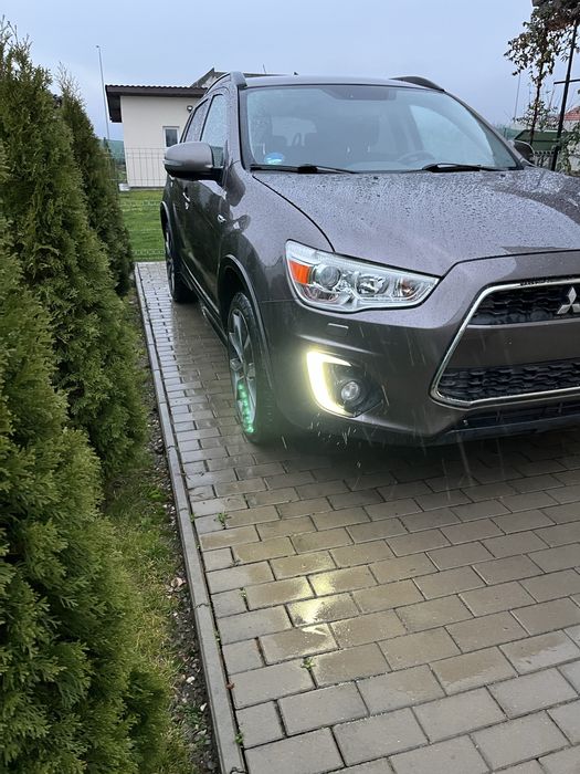 Vand Mitubishi asx facelift 4x4 la buton ,165000 km