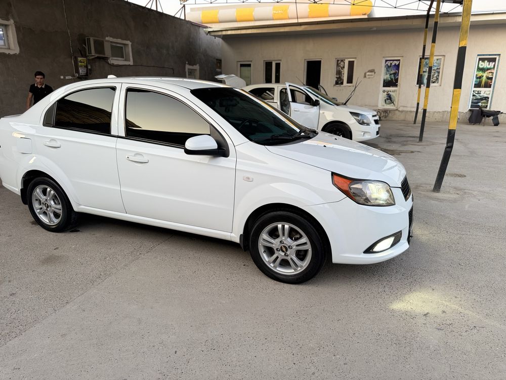 Neksiya 3 avtomat karobka 8500$ kami bor