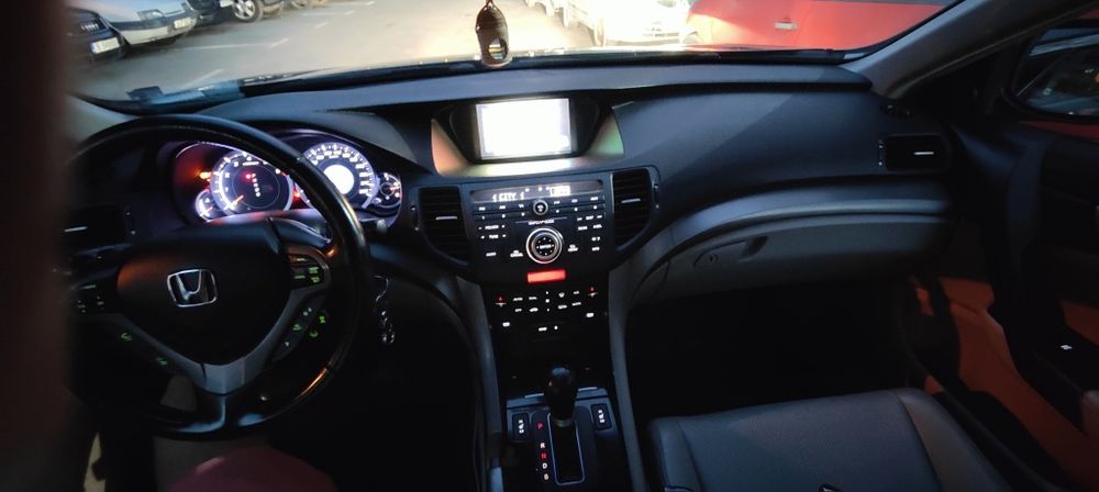 Honda accord 8 combi distronic