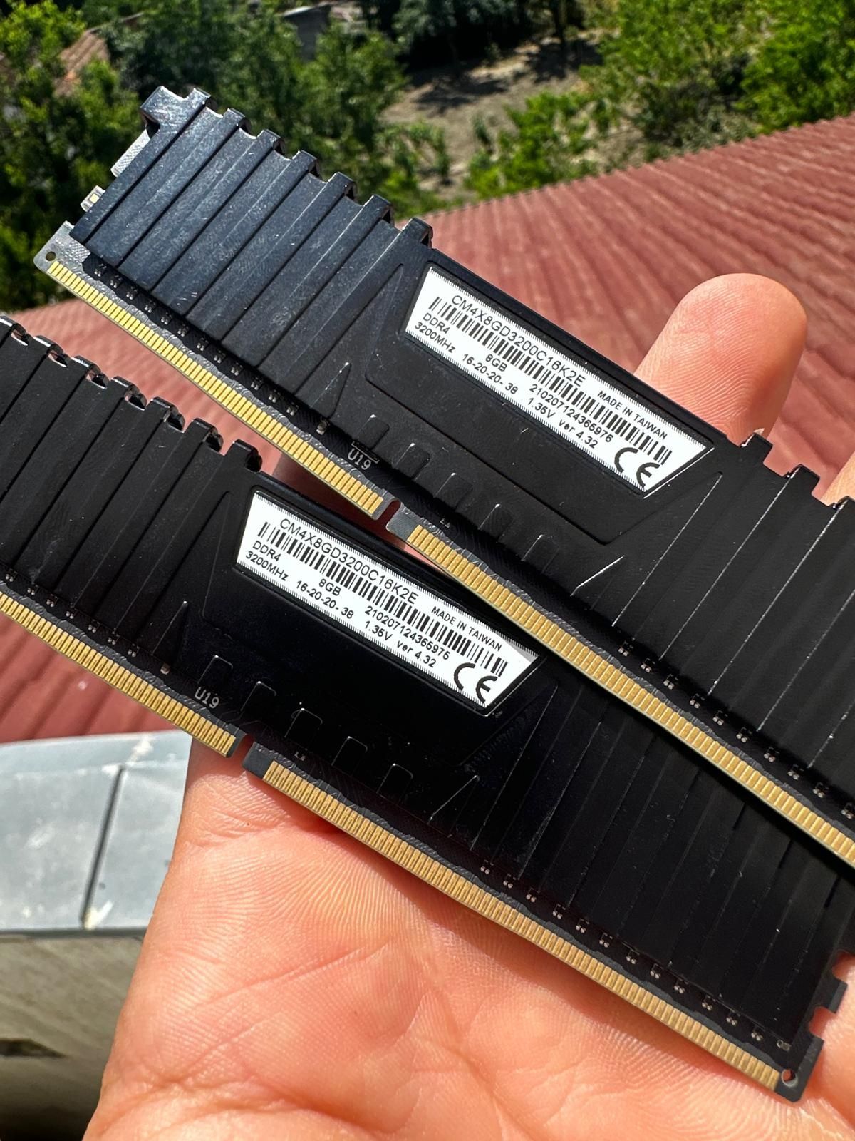 KIT Memorii RAM CORSAIR Vengeance LXP BLACK, 2x8GB, DDR4, 3200MHz NOU