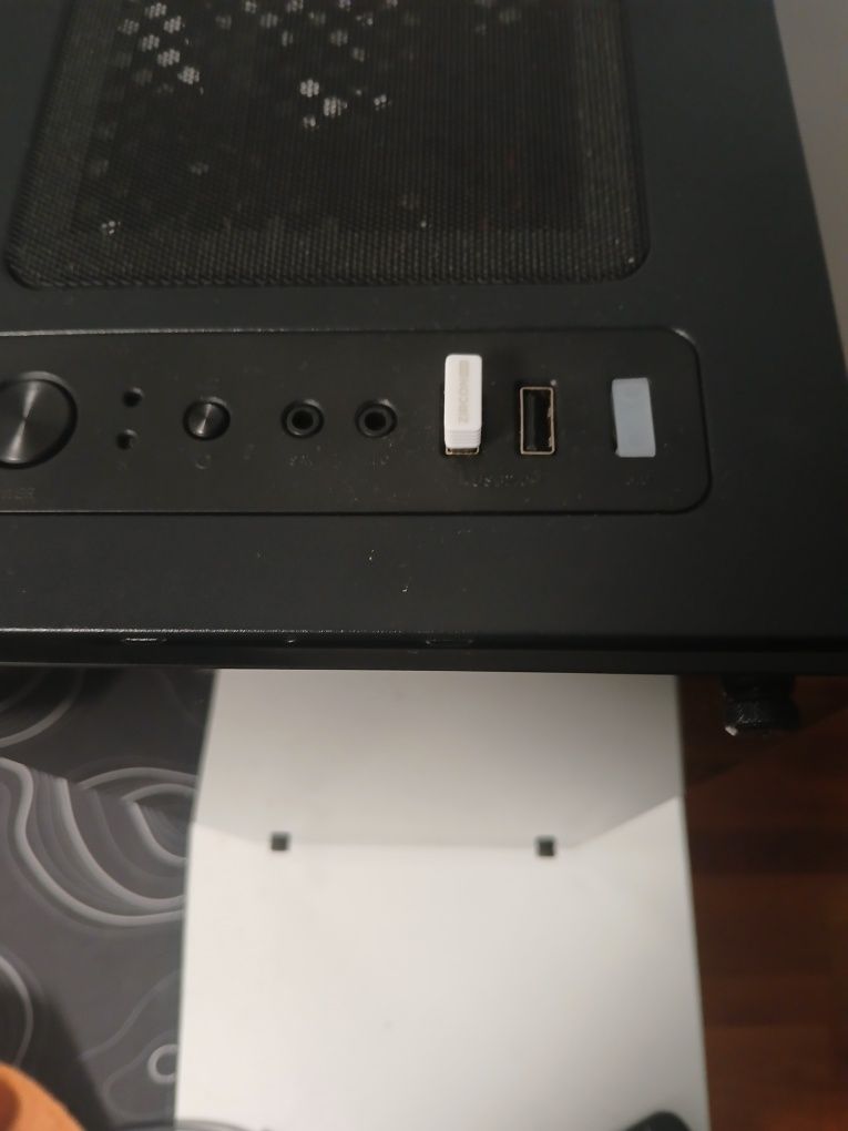 PC, с i5 6600к, rx580 8 gb, водно охлаждане и 32 gb DDR4