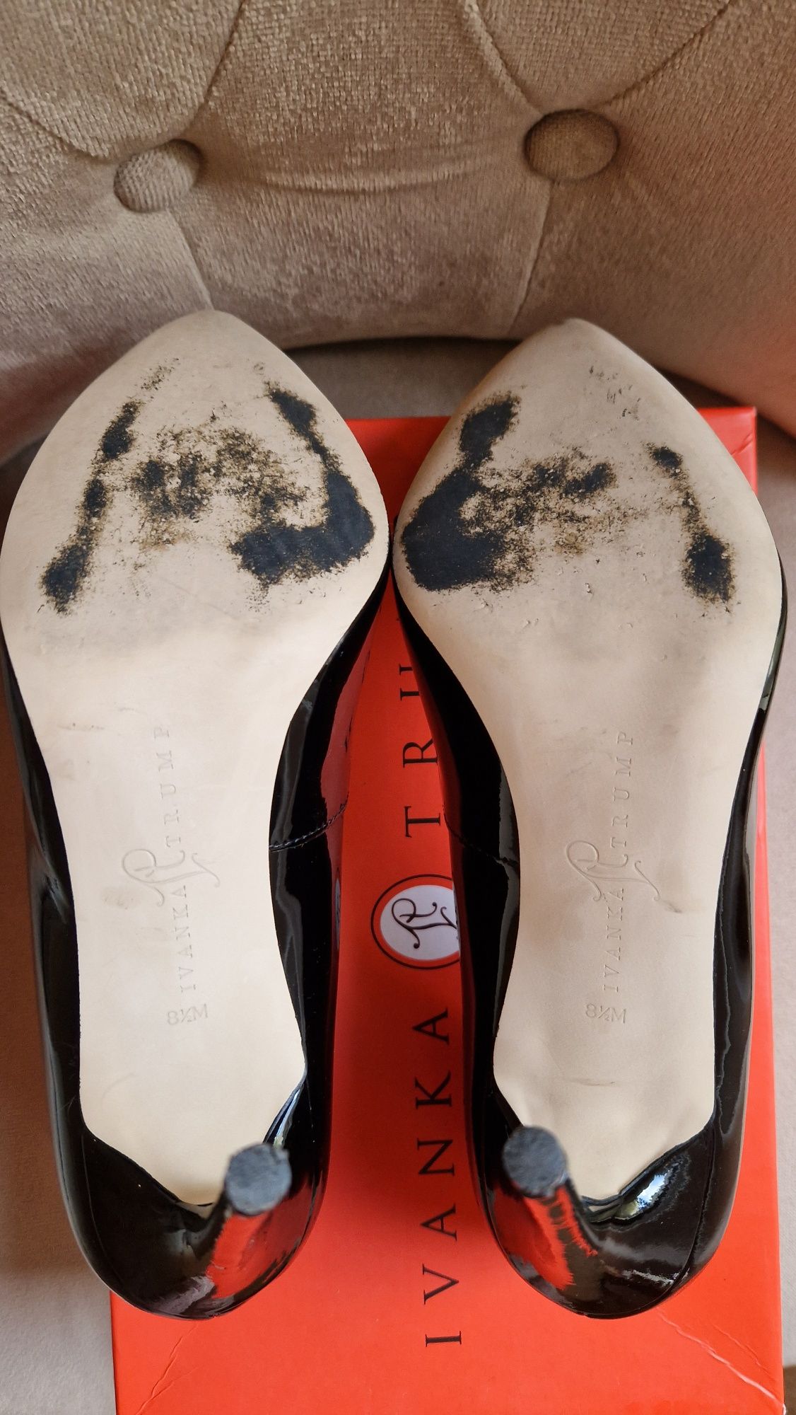 Pantofi Ivanka Trump, marime 39 EU (26,3 cm)