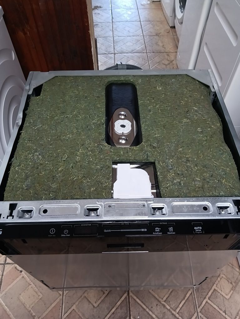Чисто нова съдомиялна за пълно вграждане AEG 2 години гаранция!