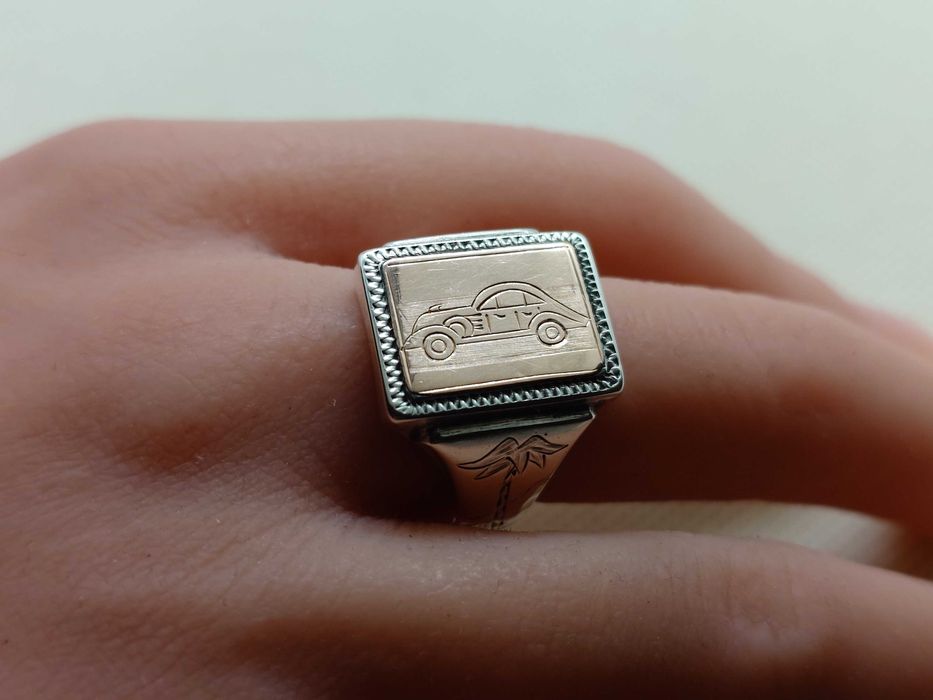 Inel argint cu față din aur gravat – mașină vintage stil anii ’30