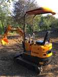 Mini Excavator 800kg XN08 - Rhinoceros