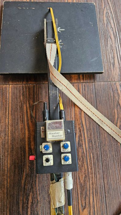 Металотърсач  дълбочинен 3 м дълбочина  с две пити!!!