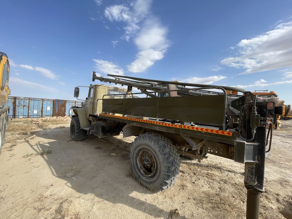 Продается бурильно-крановая машина Урал БКМ-515