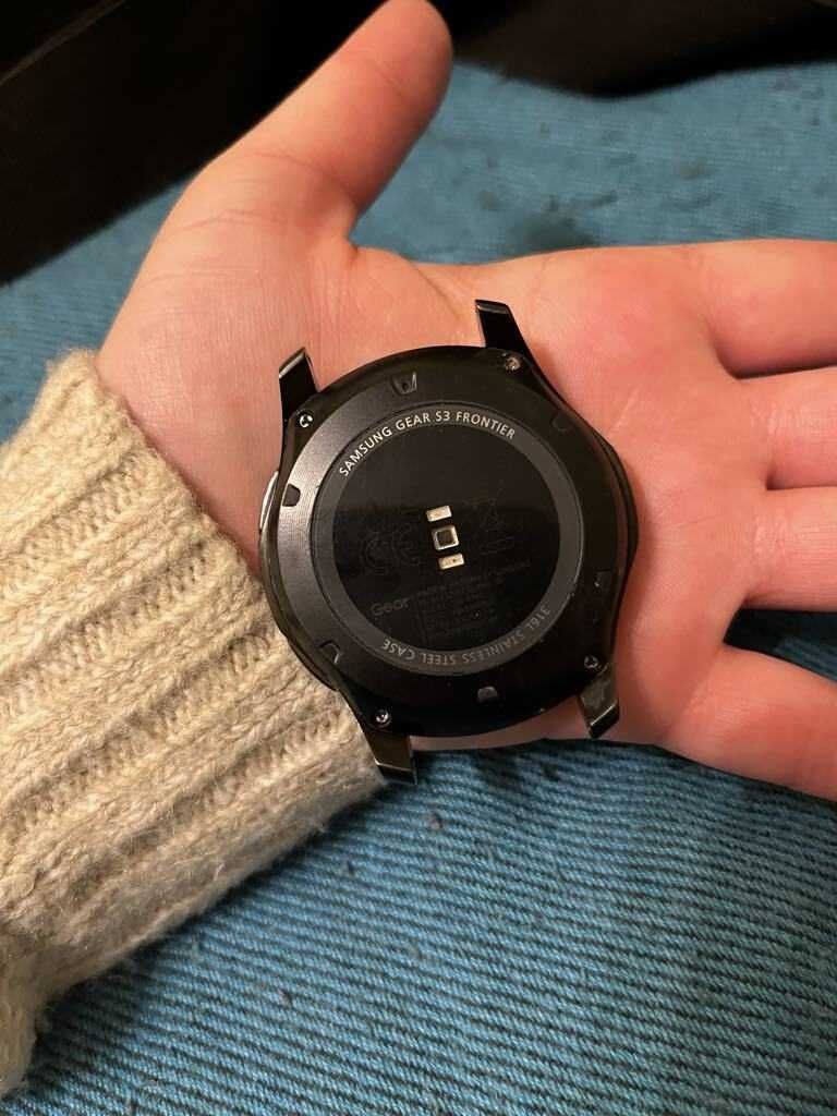 Часовник Samsung Gear S3 frontier