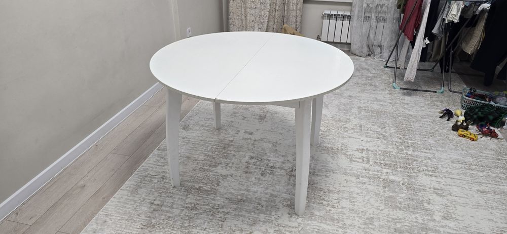 Кухонный круглый стол