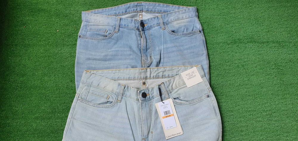 Blugi Calvin Klein