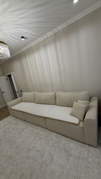 Продам бежевый диван