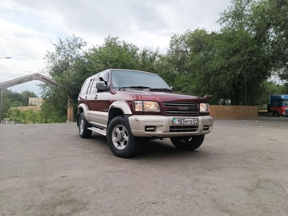 Isuzu Bighorn 2000